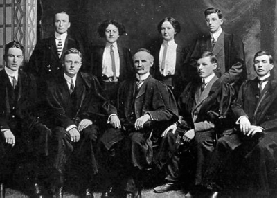 Group photograph of the first University of Saskatchewan graduates in 1912.